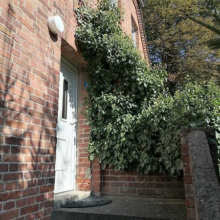 Gutshaus Daemelow Tussen Schwerin En Wismar Exterior photo
