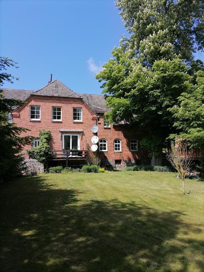 Gutshaus Daemelow Tussen Schwerin En Wismar Exterior photo