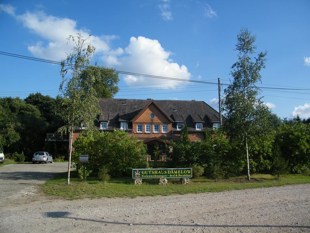 Gutshaus Daemelow Tussen Schwerin En Wismar Exterior photo