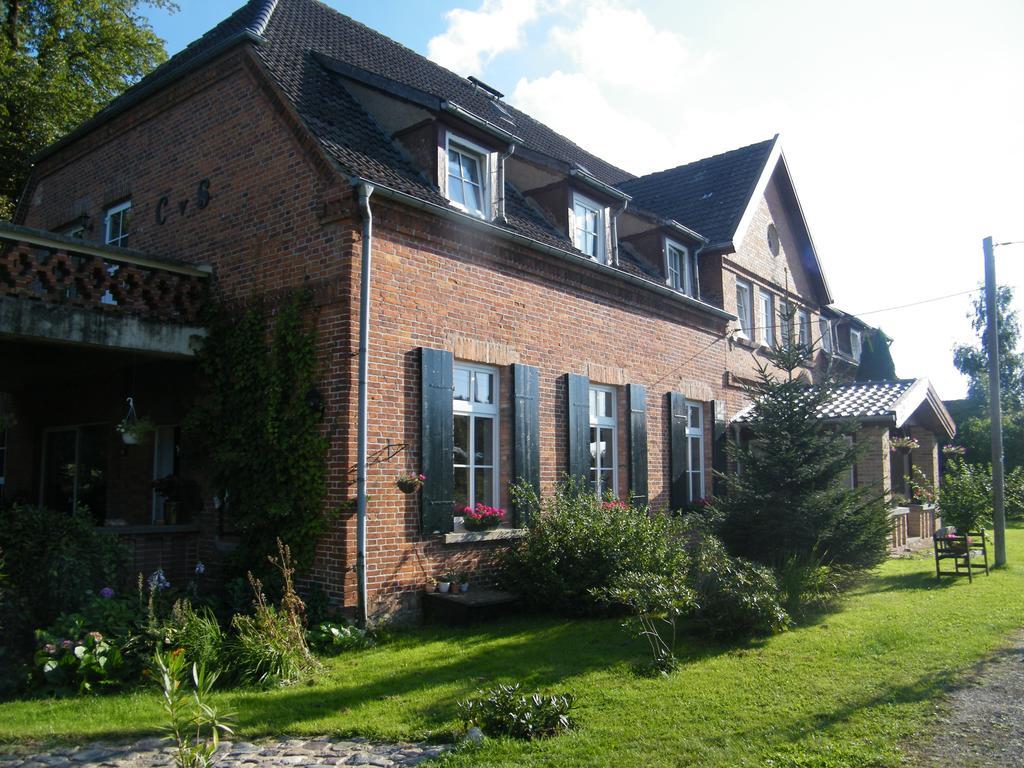 Gutshaus Daemelow Tussen Schwerin En Wismar Exterior photo