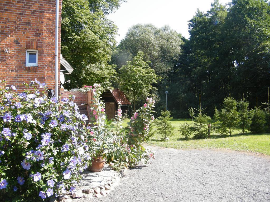 Gutshaus Daemelow Tussen Schwerin En Wismar Exterior photo